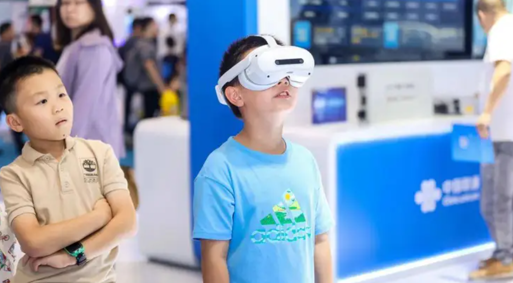 教育部千億投入AI課堂！2025年智慧教育覆蓋85%縣域校的突圍戰(zhàn)